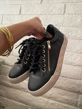 🌼 Surplus Brand Sneakers size 6.5 Zipper Front Everyday Shoes